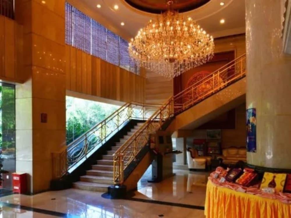 Sunshine Holiday Hotel Fuzhou Фучжоу Экстерьер фото