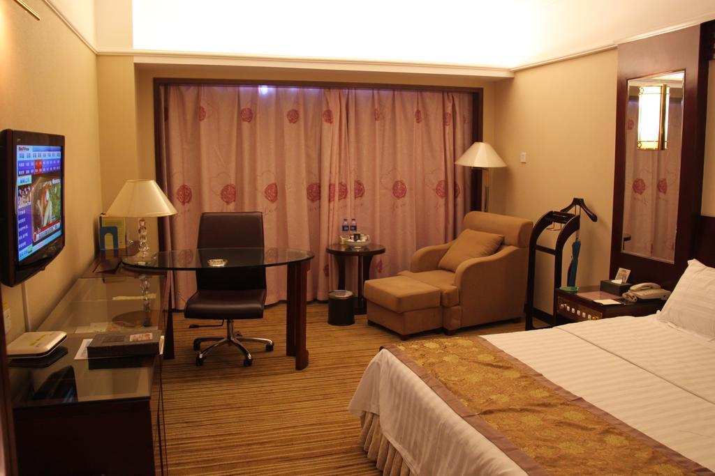 Sunshine Holiday Hotel Fuzhou Фучжоу Экстерьер фото