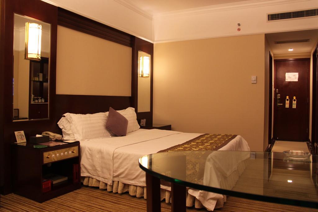 Sunshine Holiday Hotel Fuzhou Фучжоу Экстерьер фото